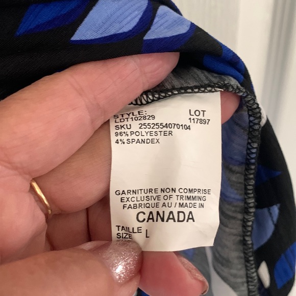 Le Chateau dressy top - Picture 3 of 13